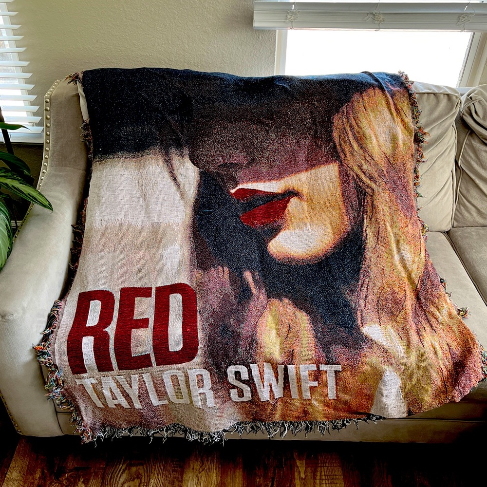 Taylor Swift Red Blanket